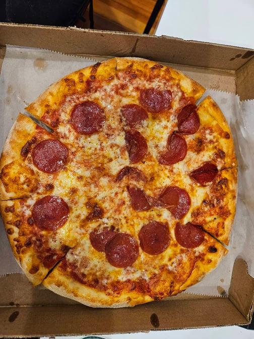 Johnny's Pizza & Subs